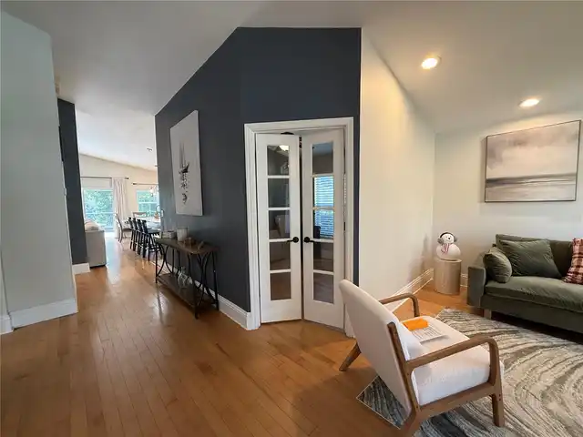 Listing Photo 10