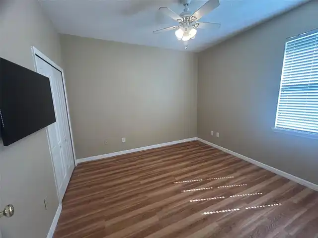 Listing Photo 20