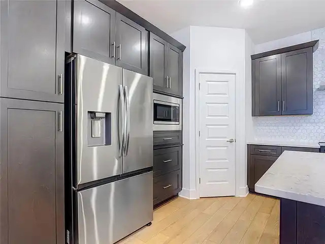 Listing Photo 11
