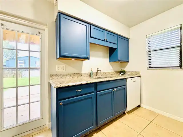 Listing Photo 9