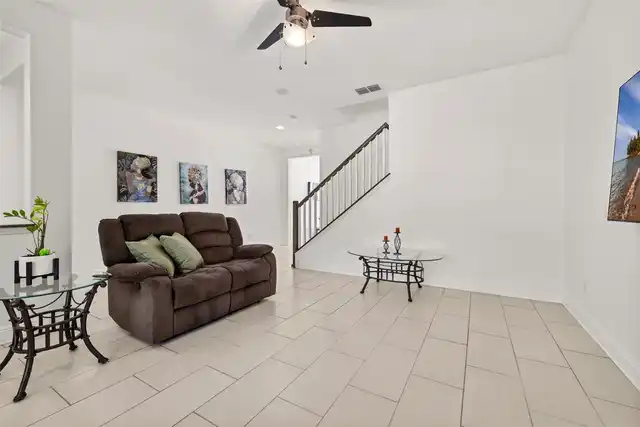 Listing Photo 12