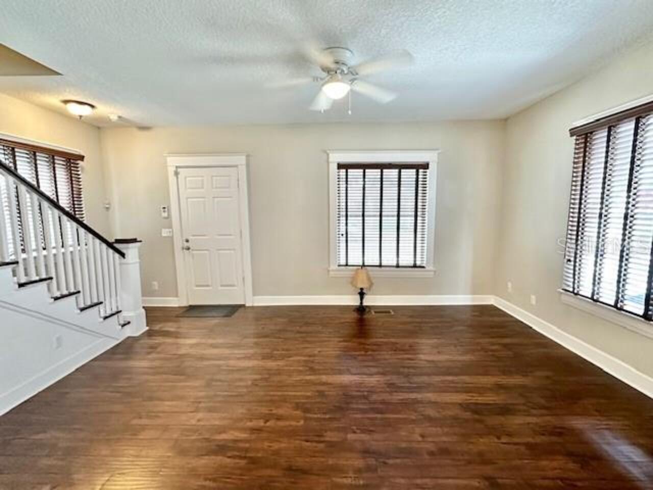 Listing Photo 8