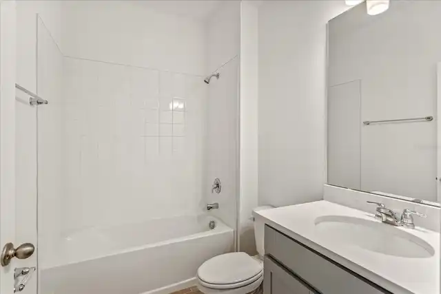 Listing Photo 14