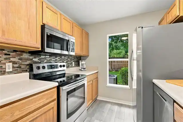 Listing Photo 6