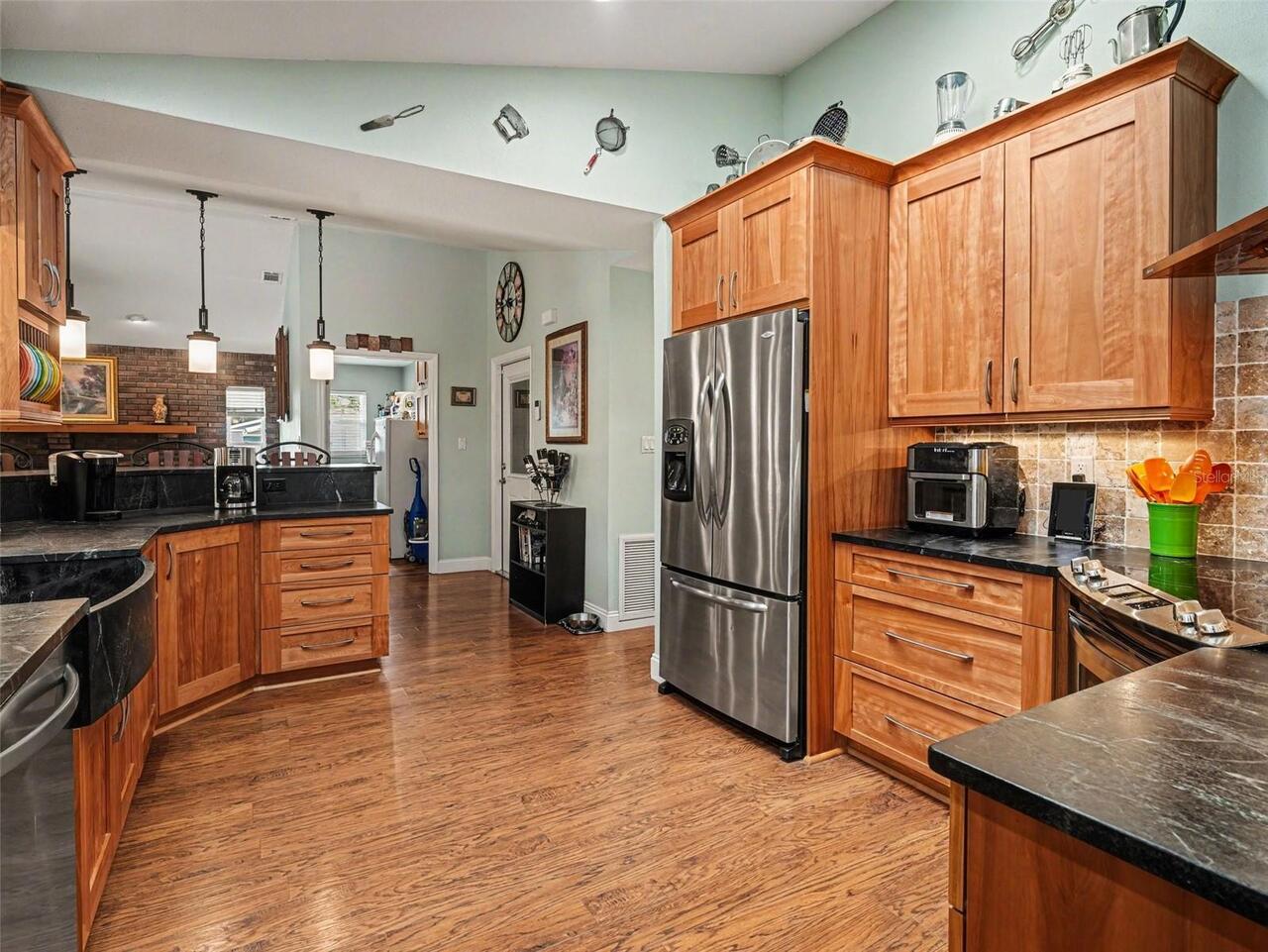 Listing Photo 7