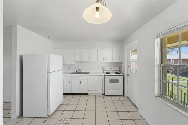 Listing Photo 17