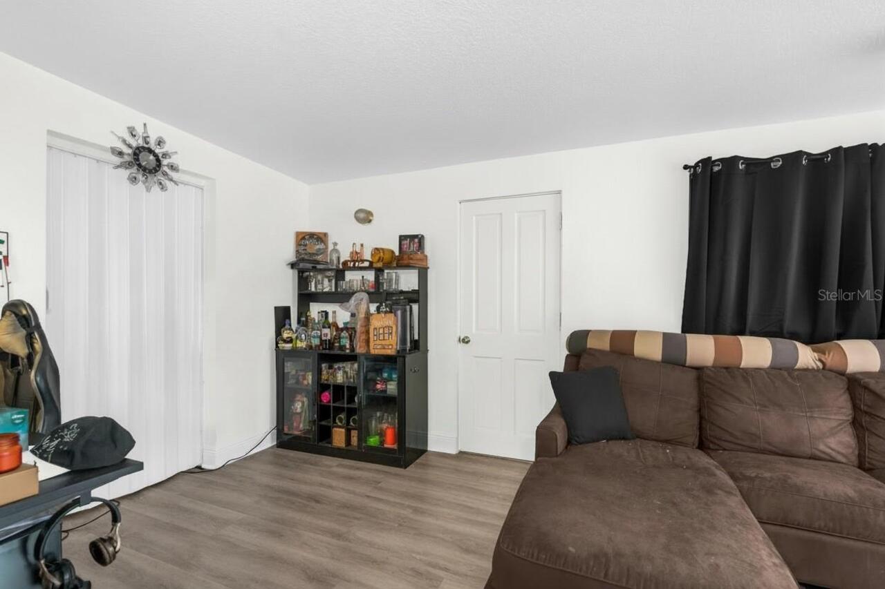 Listing Photo 9