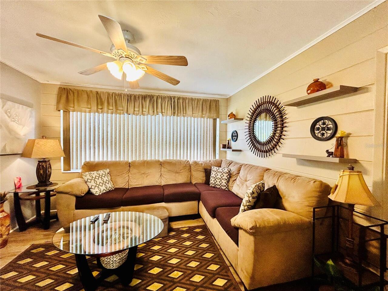 Listing Photo 11