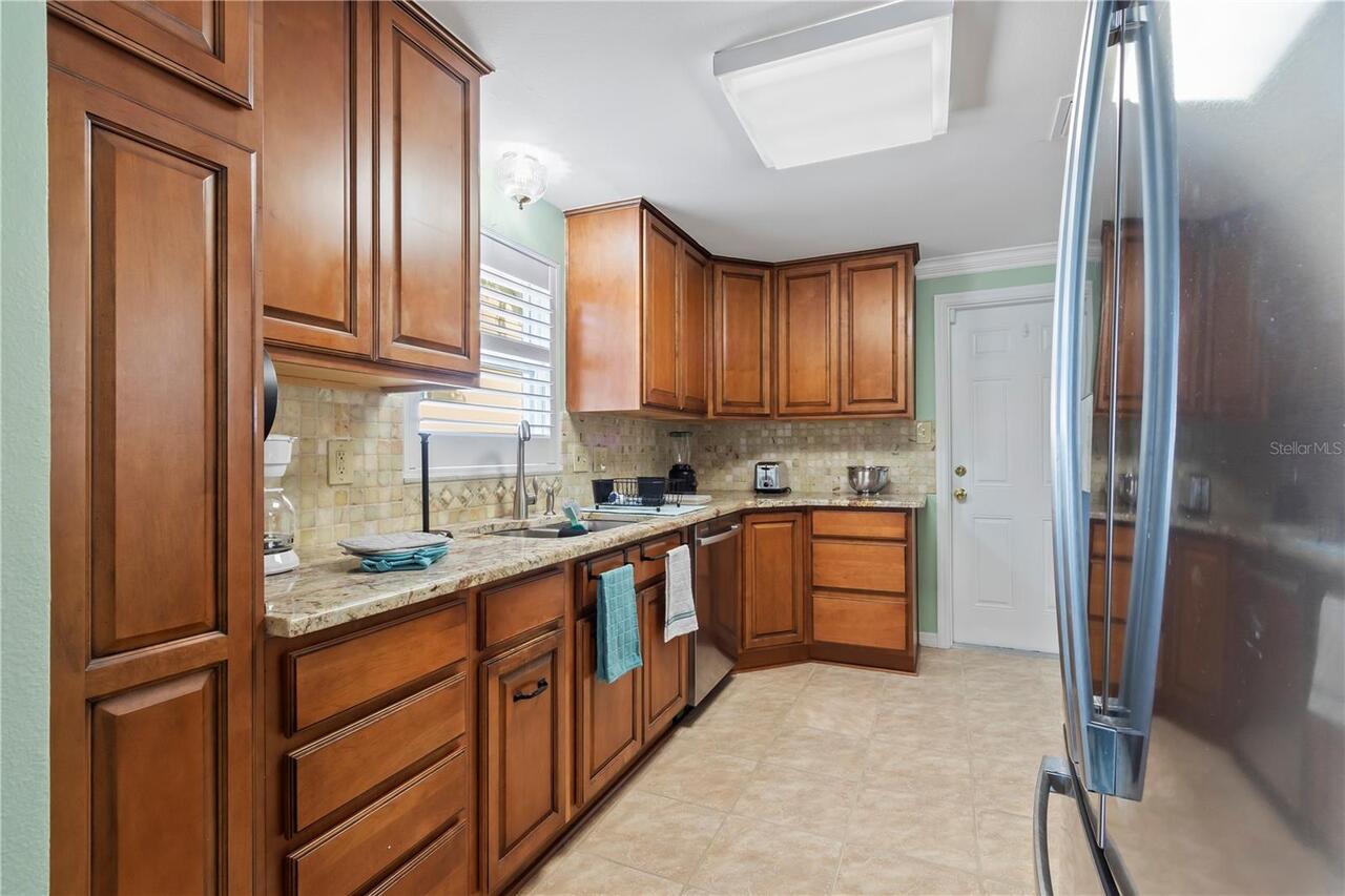 Listing Photo 8