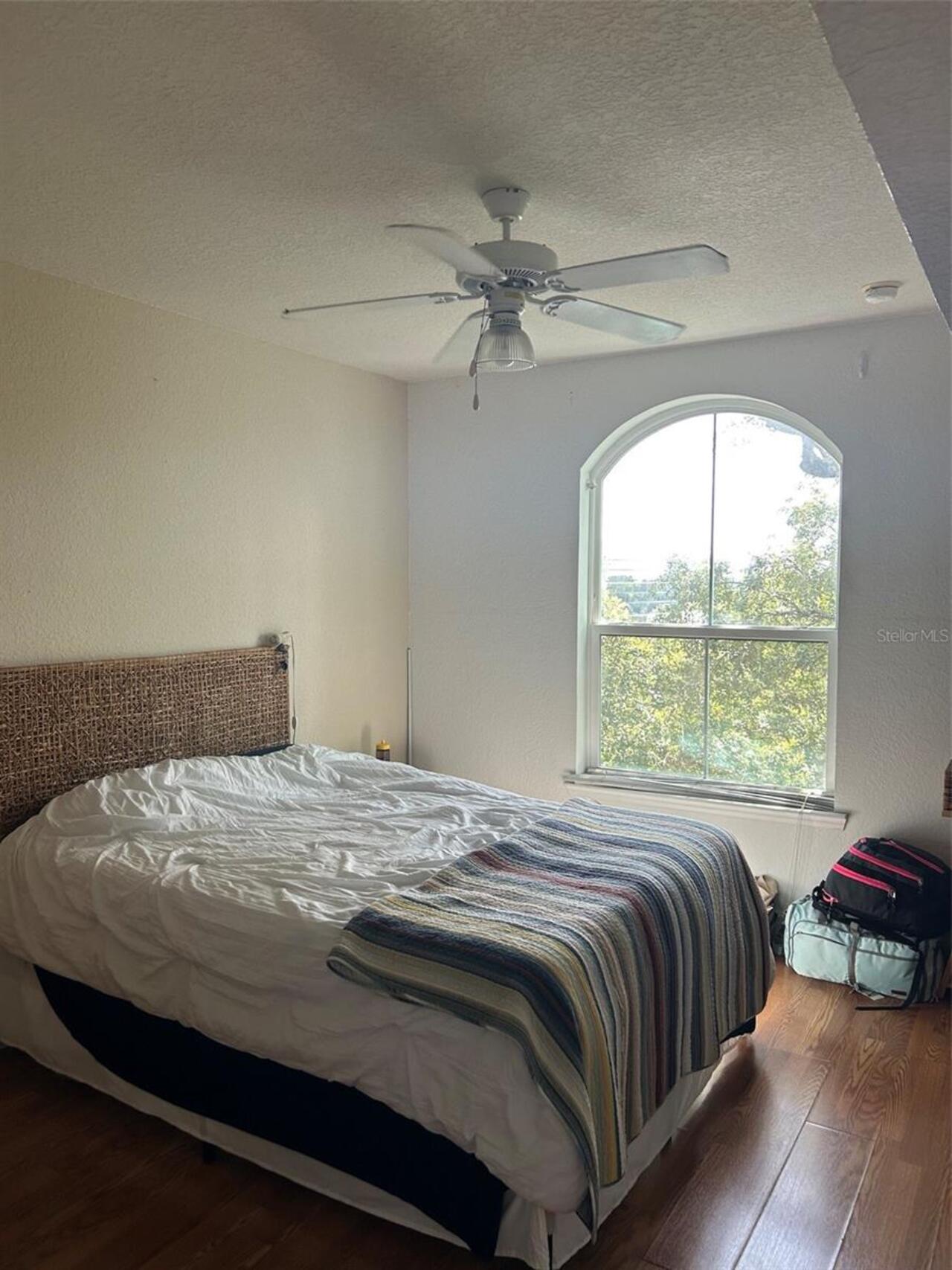 Listing Photo 8