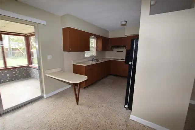 Listing Photo 11