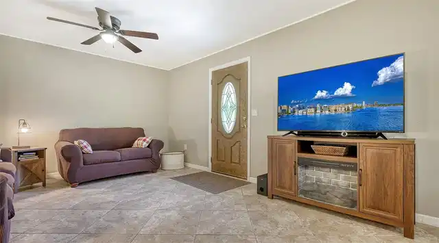 Listing Photo 7