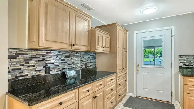 Listing Photo 16