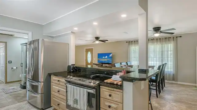 Listing Photo 17