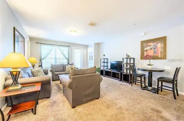 Listing Photo 10