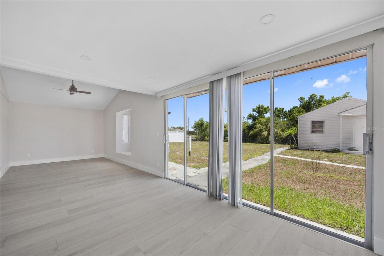 Listing Photo 12