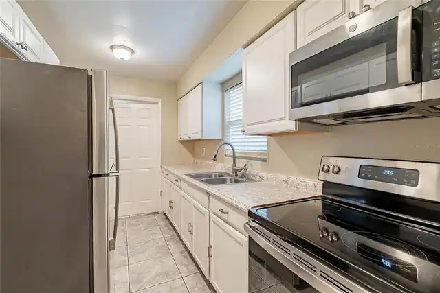 Listing Photo 9