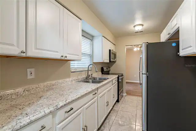 Listing Photo 10