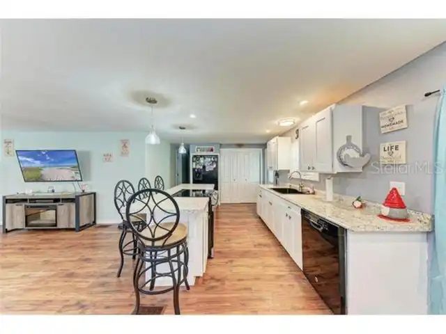 Listing Photo 5