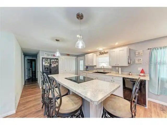 Listing Photo 7