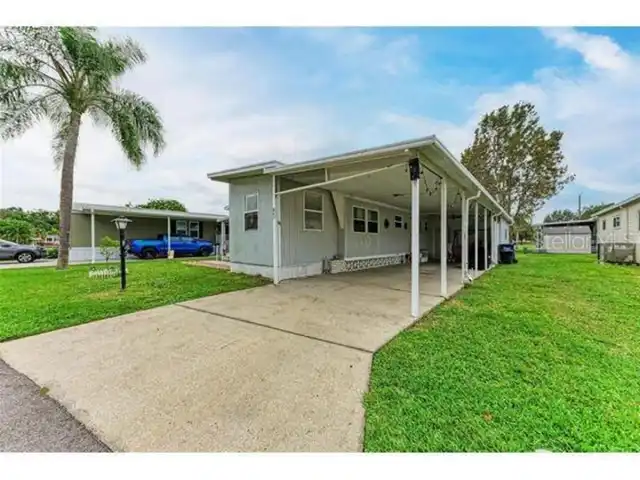 Listing Photo 12