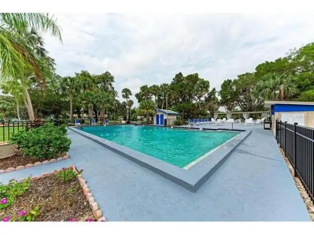 Listing Photo 15