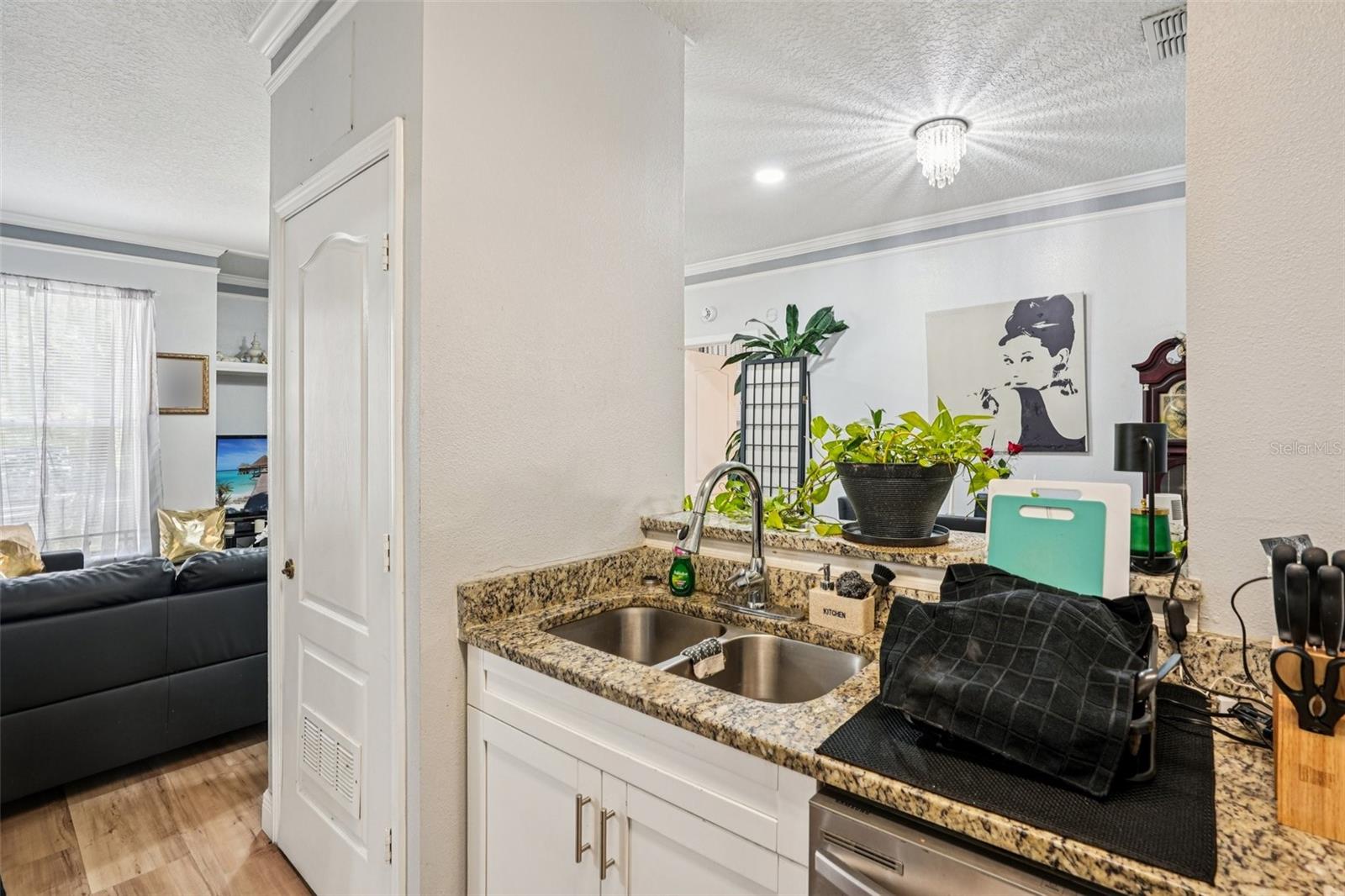 Listing Photo 11