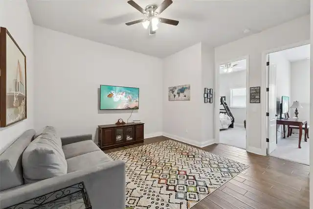 Listing Photo 19