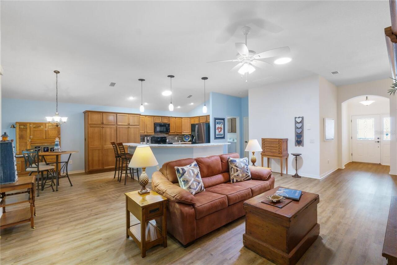 Listing Photo 11