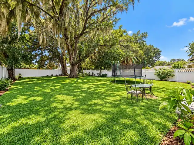 Listing Photo 16