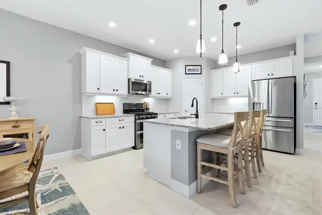 Listing Photo 12