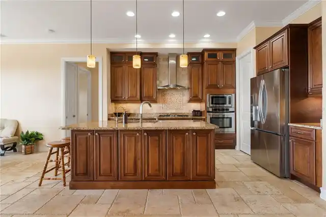Listing Photo 7