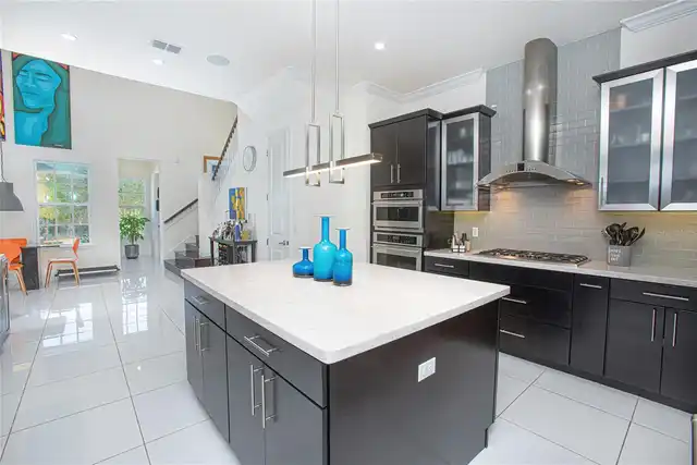 Listing Photo 12
