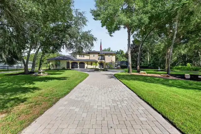 Listing Photo 8