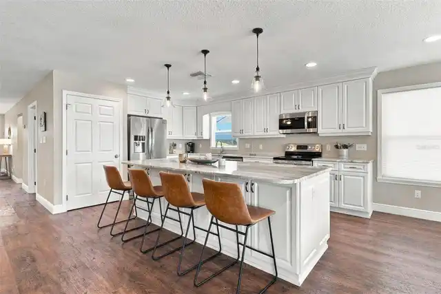 Listing Photo 16