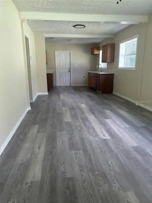 Listing Photo 16