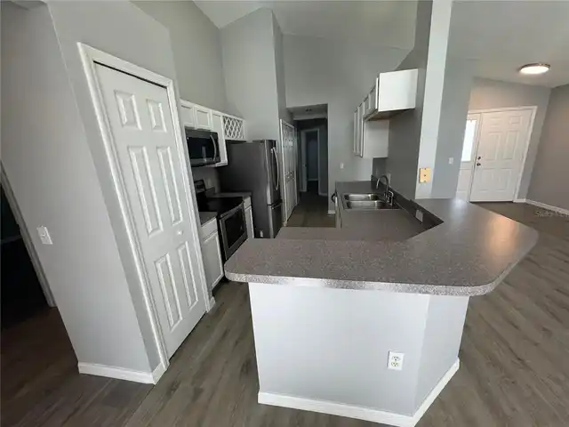 Listing Photo 8