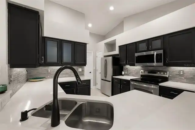 Listing Photo 8
