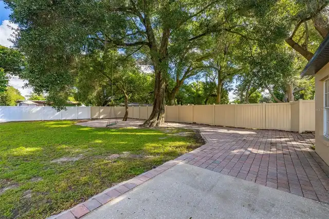 Listing Photo 14