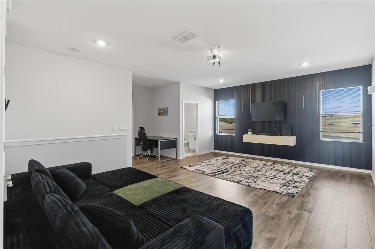 Listing Photo 17