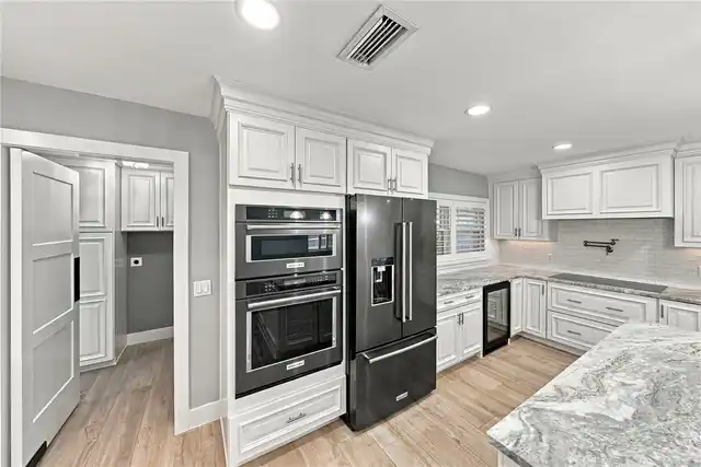 Listing Photo 21