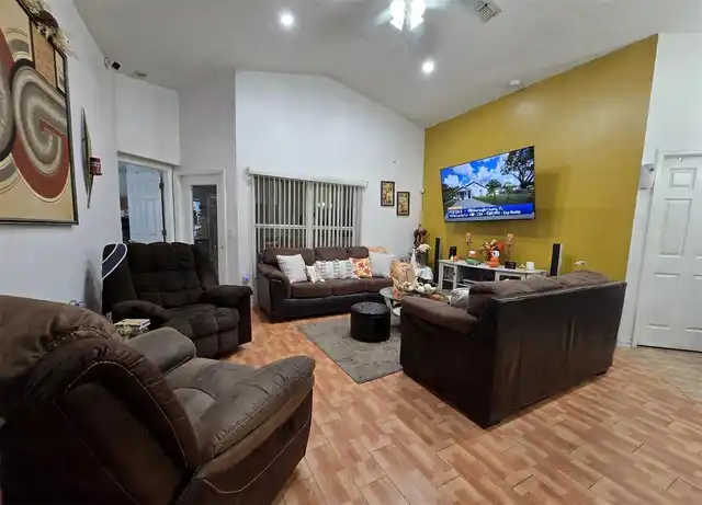 Listing Photo 6