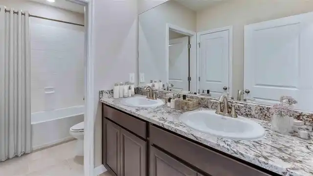 Listing Photo 10