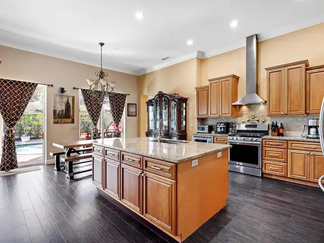 Listing Photo 5