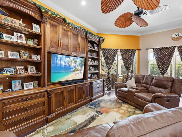 Listing Photo 10
