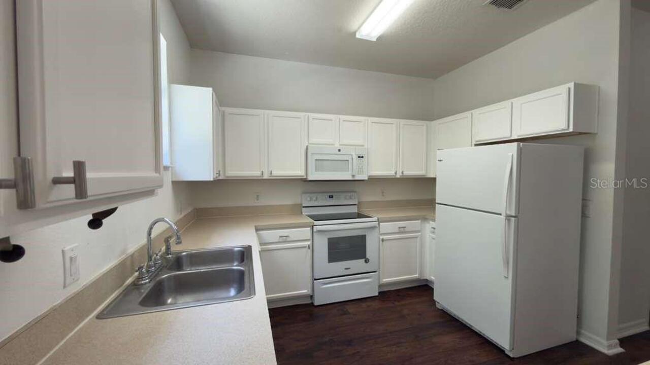 Listing Photo 9