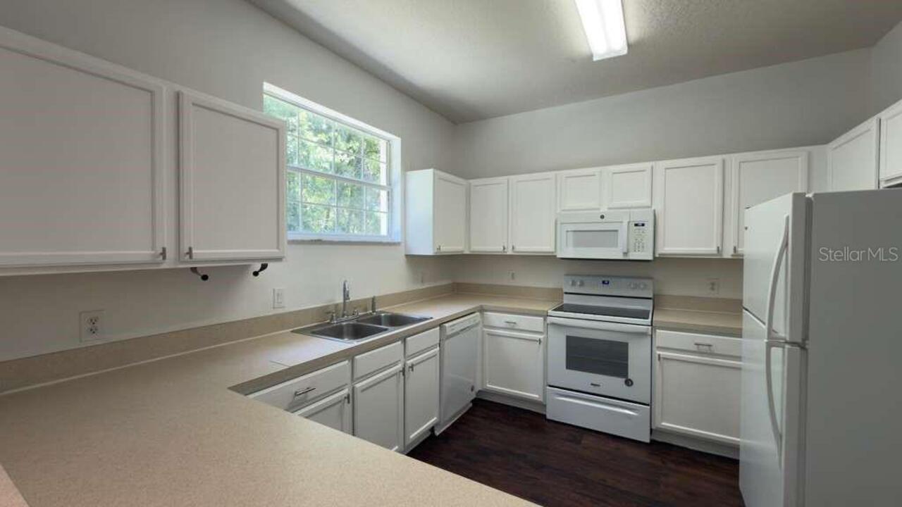 Listing Photo 10