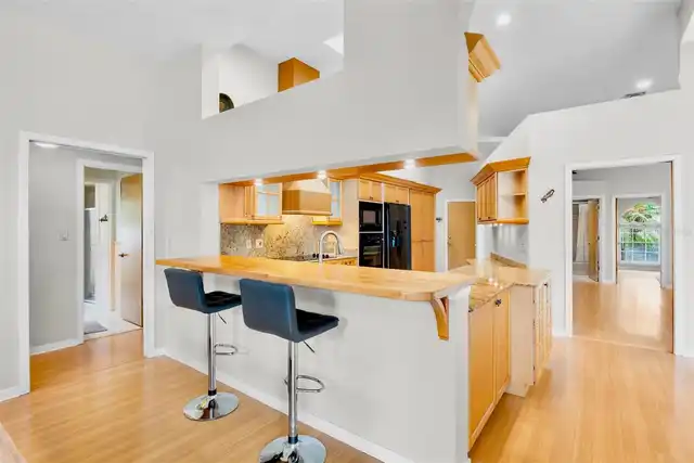 Listing Photo 11