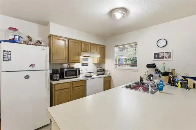 Listing Photo 8