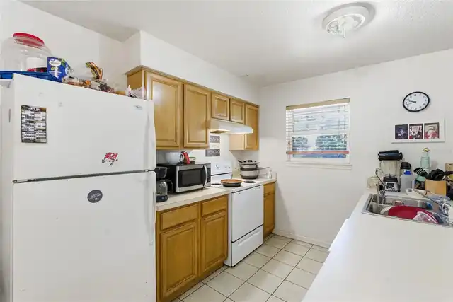 Listing Photo 10